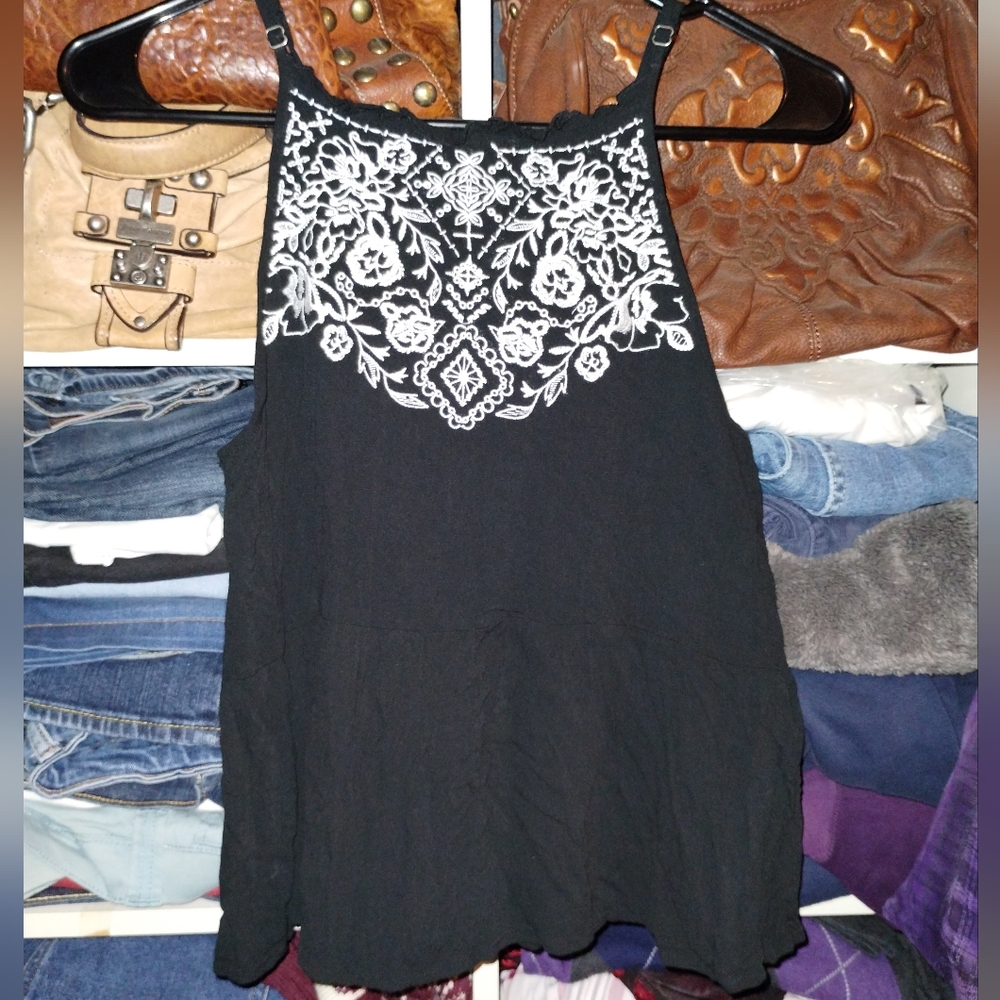 Love On A Hanger  Embroidered Top Small